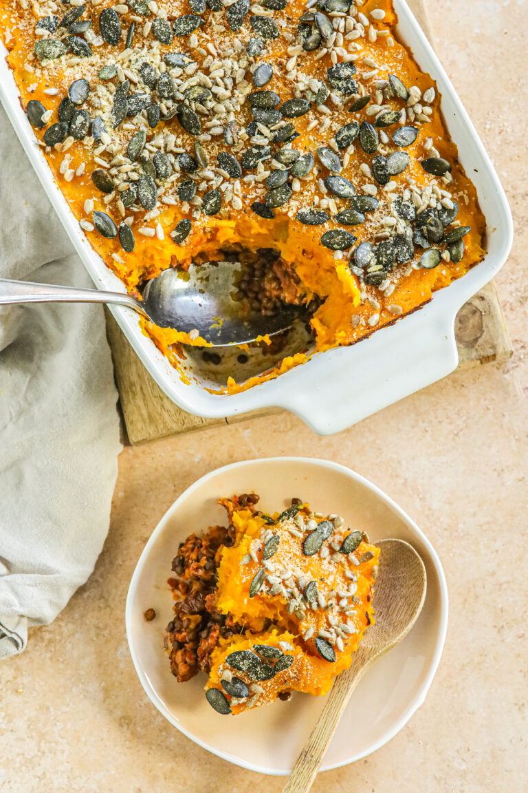 Pompoen ovenschotel met tempeh en linzen