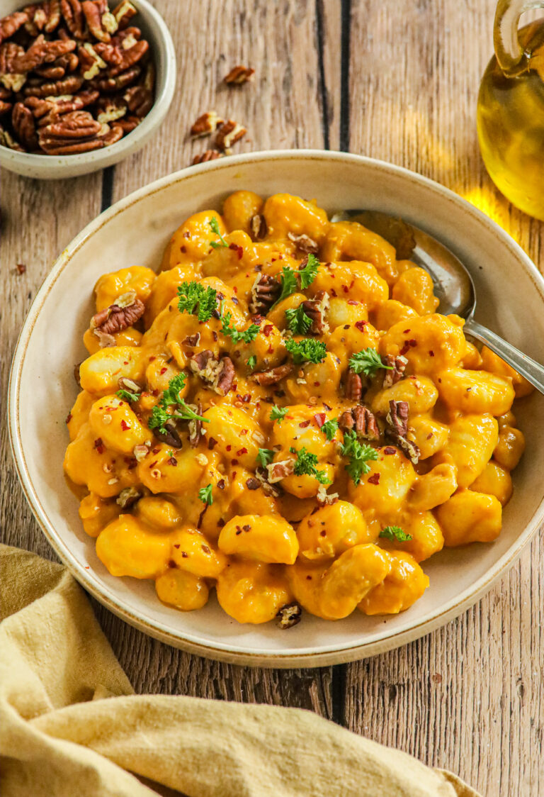 romige pompoen-harissa saus met gnocchi